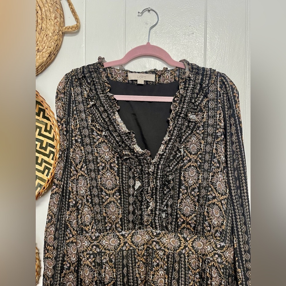 Loft Shimmer Ruffle V-Neck Flare Dress Size 14 STYLE #
755755 - Picture 3 of 9
